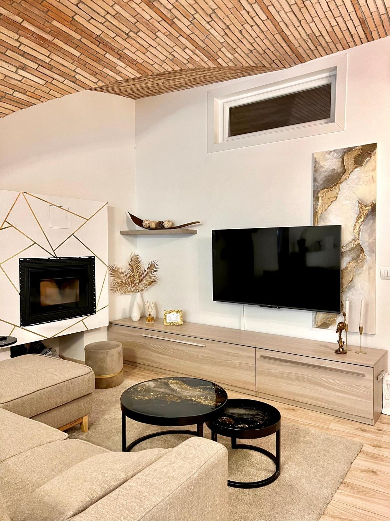 L'Arco Sul Lago • Gold Apartment Castro  Exterior photo